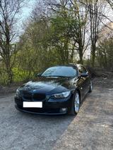 BMW 325i Coupé - E92 - BMW 325 aus 2006: Coupe