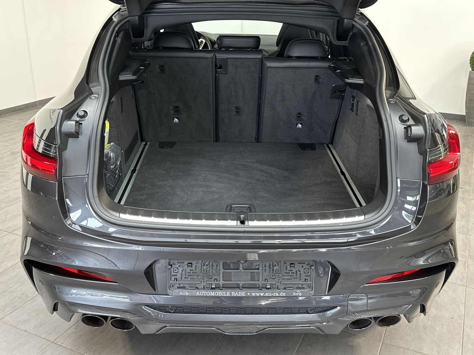 Fahrzeugabbildung BMW X4 M Competition NAV+LED+HEADUP+PANO+360°+21ZOLL