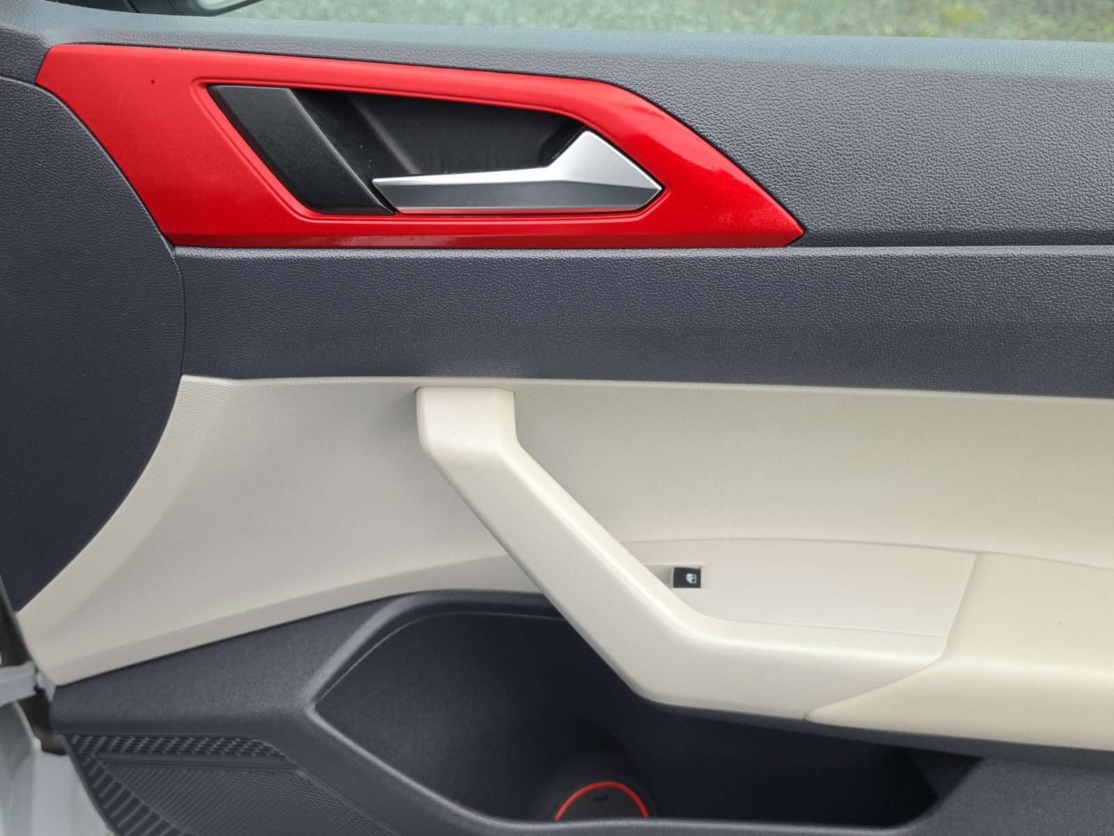 Fahrzeugabbildung Volkswagen Polo VI beats 1.HAND ACC LEDER NAVI DIGITACHO