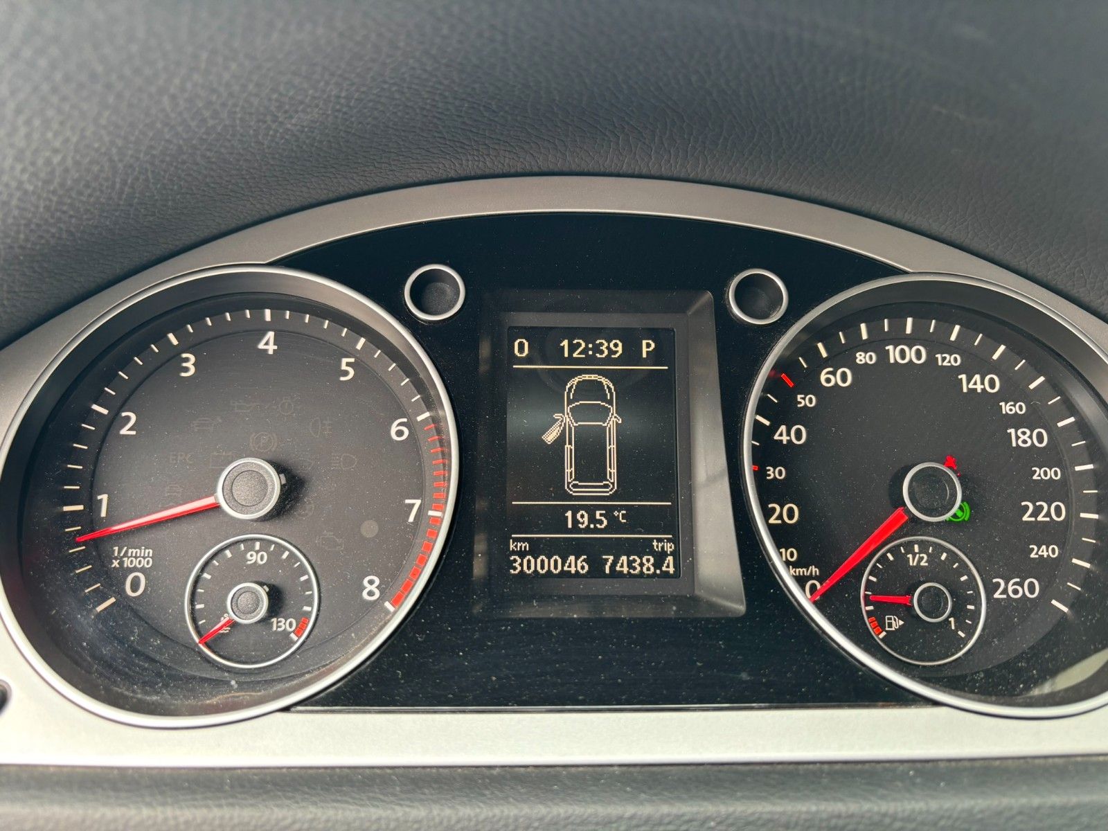 Fahrzeugabbildung Volkswagen Passat Var. 1.4TSI Comf. DSG AHK/TÜV 02-2028/NAV