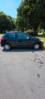 Peugeot 206 + EZ 12/2010  Km 56000 - Peugeot 206 in Oberhausen