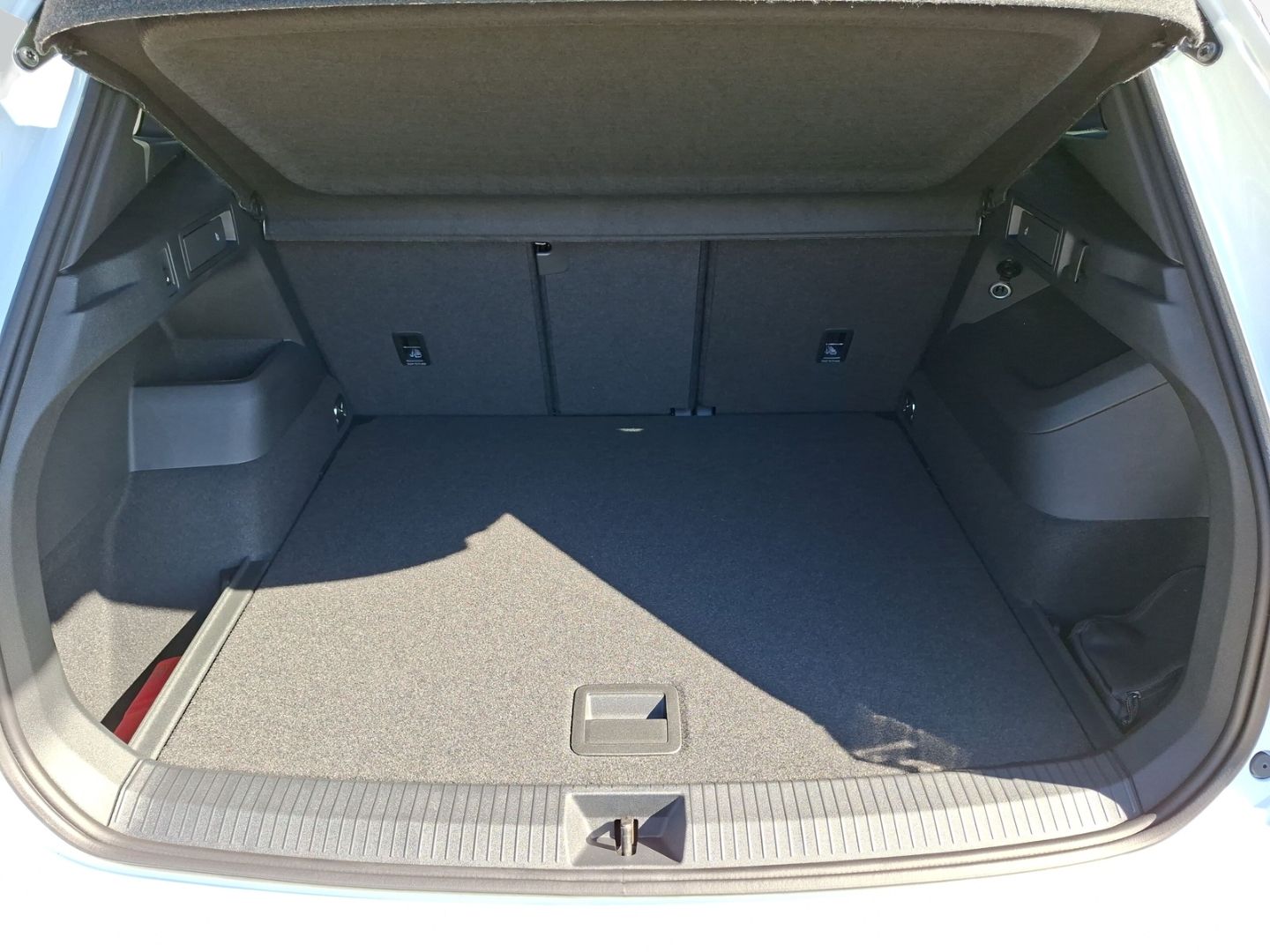 Tiguan 1.5 eTSI DSG R-Line *AHK*El.Heckklappe*
