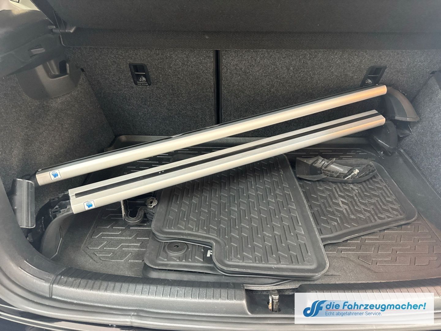 Fahrzeugabbildung Volkswagen Polo VI Comfortline 1.0 TSI AHK ACCKlimaautom SH