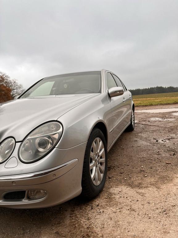 Mercedes-Benz E 320