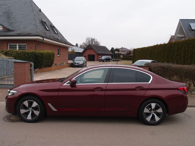 BMW 520 d Navi Standheizung 8 fach Alu LED-Scheinw.