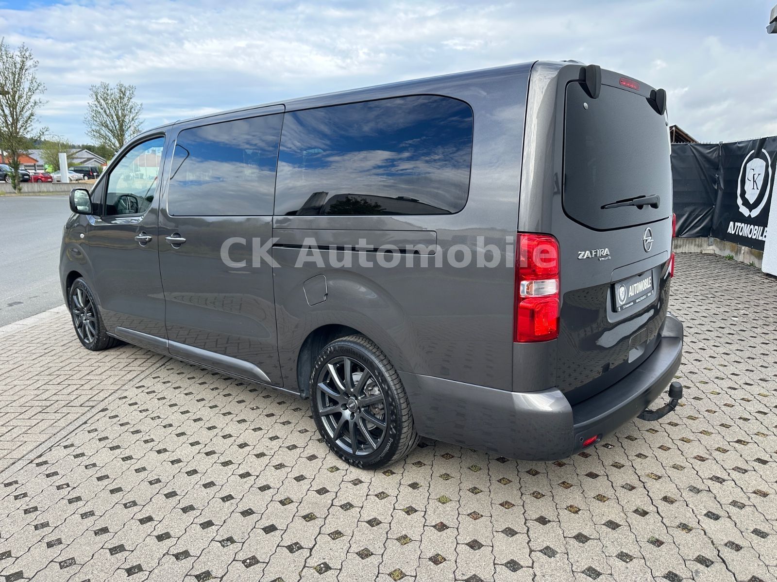 Fahrzeugabbildung Opel Zafira Life Elegance L/7 Sitze/Navi/Pano/LED/AHK