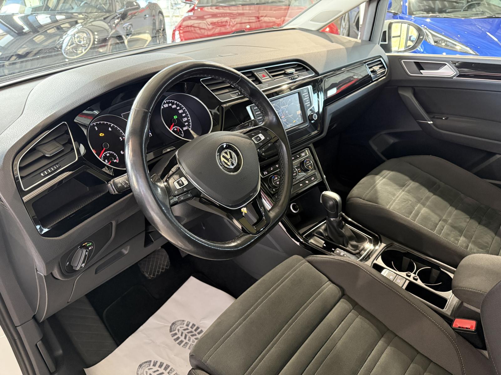 Volkswagen Touran R-Line DSG*PANO*ACC*LED*MASSAGE*