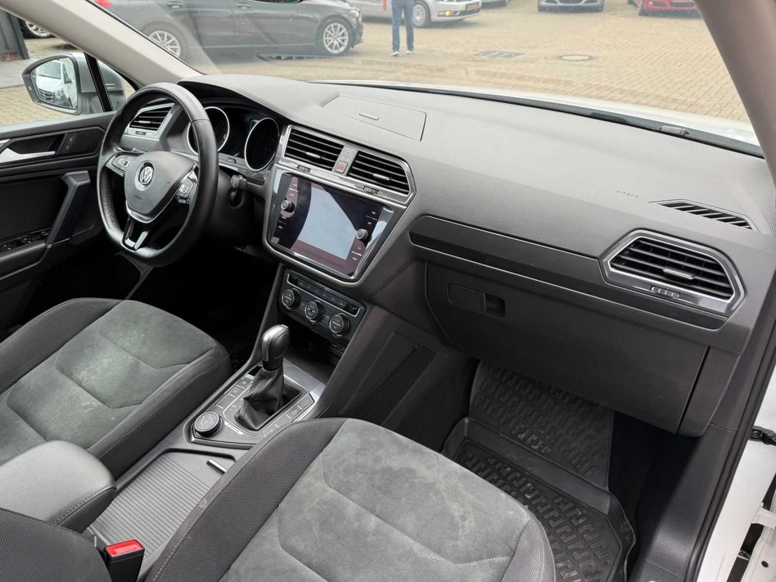 Tiguan Allspace Highline 4Motion*7-SITZER*NAVI*2