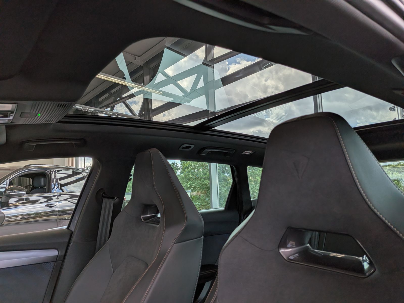 Fahrzeugabbildung CUPRA Leon 1.5 eTSI DINAMICA MATRIX ACC PANO AHK 5J-Ga