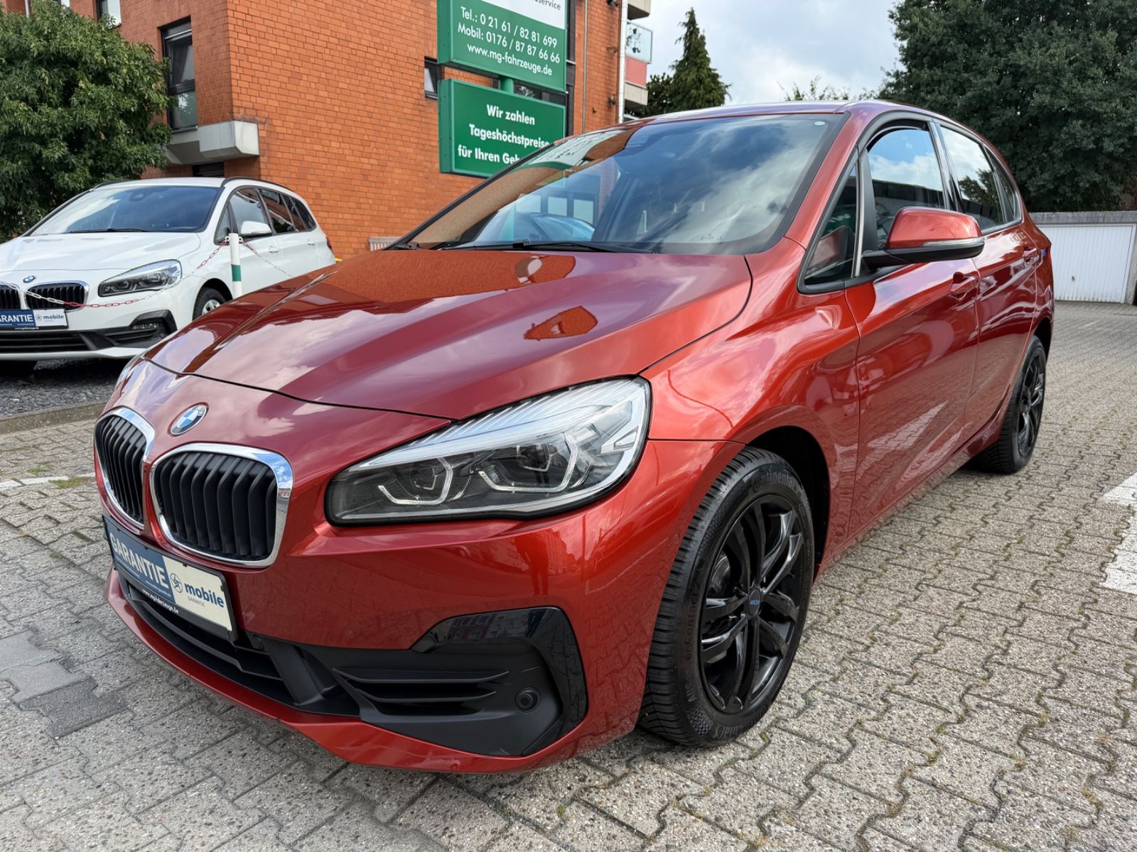 Fahrzeugabbildung BMW 220i Active Tourer NAVI AUTOMATIK LED 2-HAND
