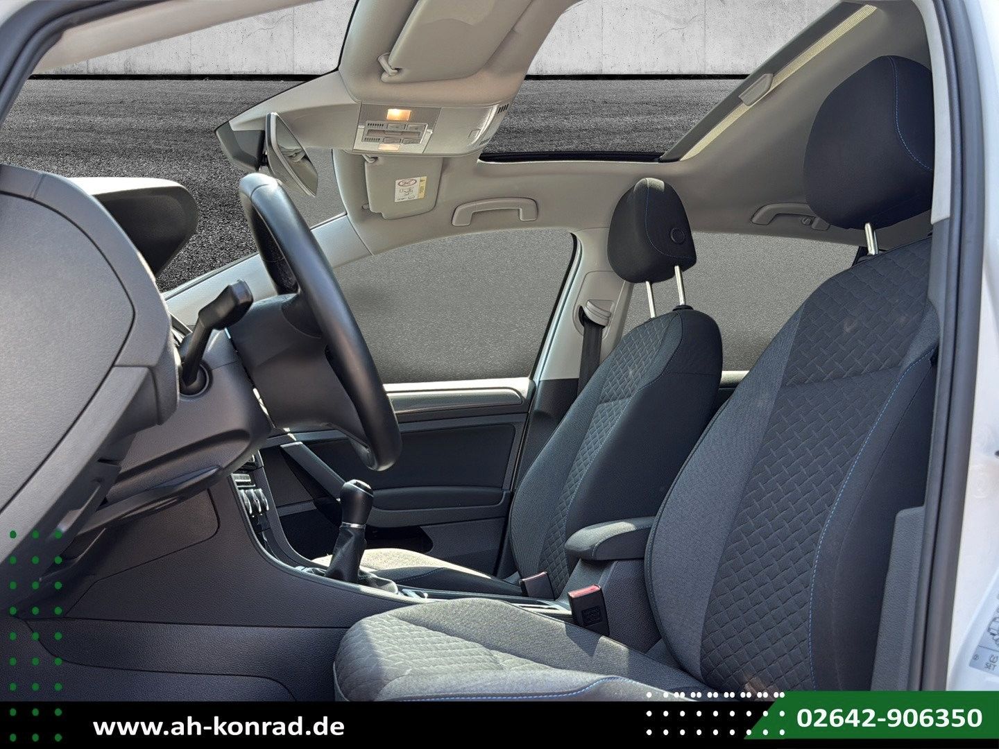 Fahrzeugabbildung Volkswagen Golf VII 1.5 TSI R-LINE *NAVI*PANO*KAMERA