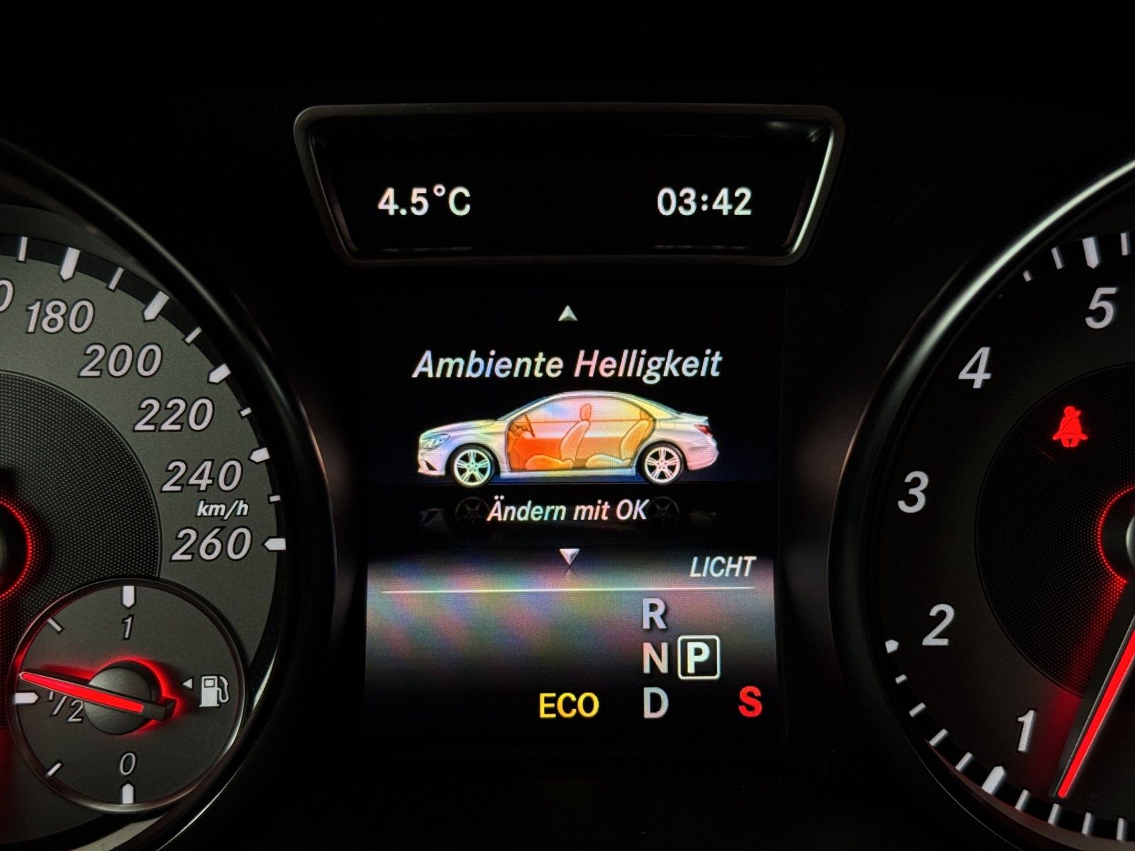 Fahrzeugabbildung Mercedes-Benz CLA 180 *Pano*Automatik*Bi-Xen*Navi*Sitzheizung