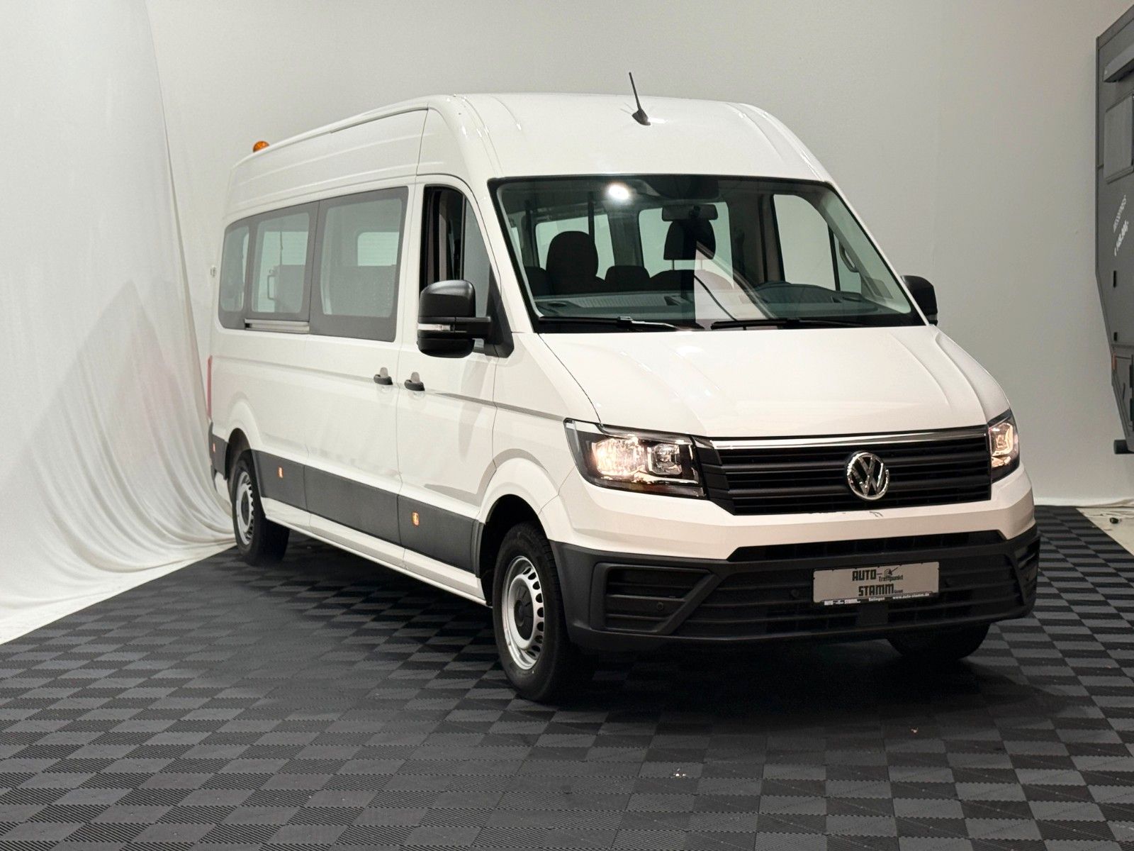 Fahrzeugabbildung Volkswagen Crafter 35 LH-Behindertengerecht-Rampe-Liftachse