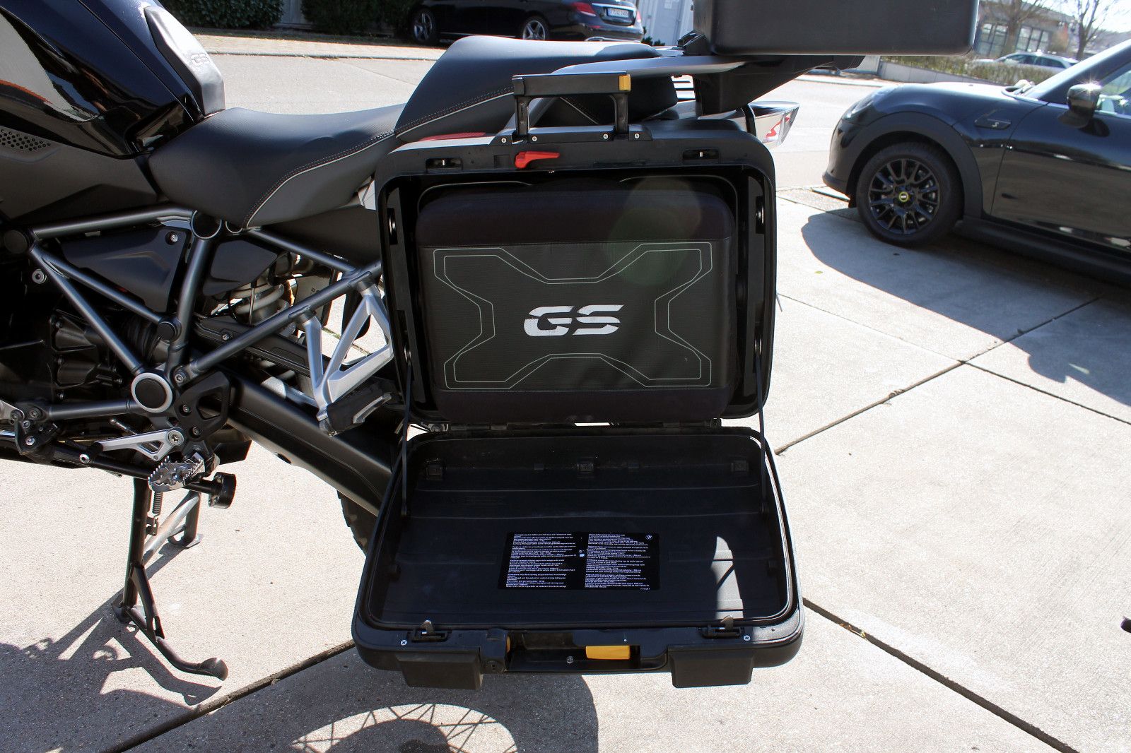 Fahrzeugabbildung BMW R 1200 GS LC LED Navi Schaltautom. Kurven-ABS