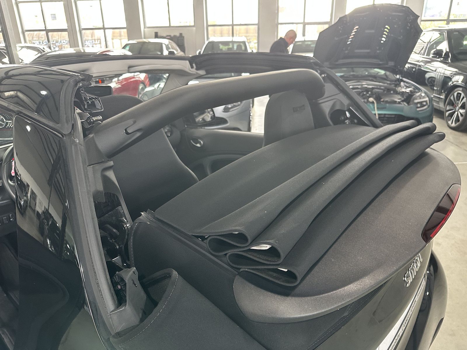 Fahrzeugabbildung Smart ForTwo Cabrio EQ Passion/22KW/Alu/Sound/SH/Temp/