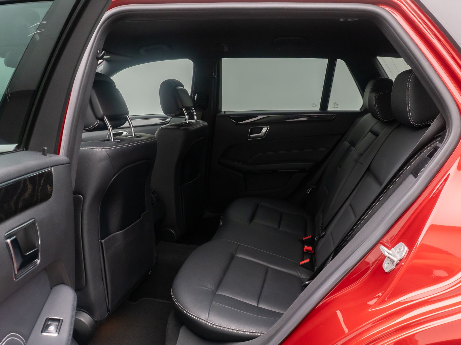 Fahrzeugabbildung Mercedes-Benz E 350 BlueTEC PDC Navi Tempomat LED Leder 18Zoll