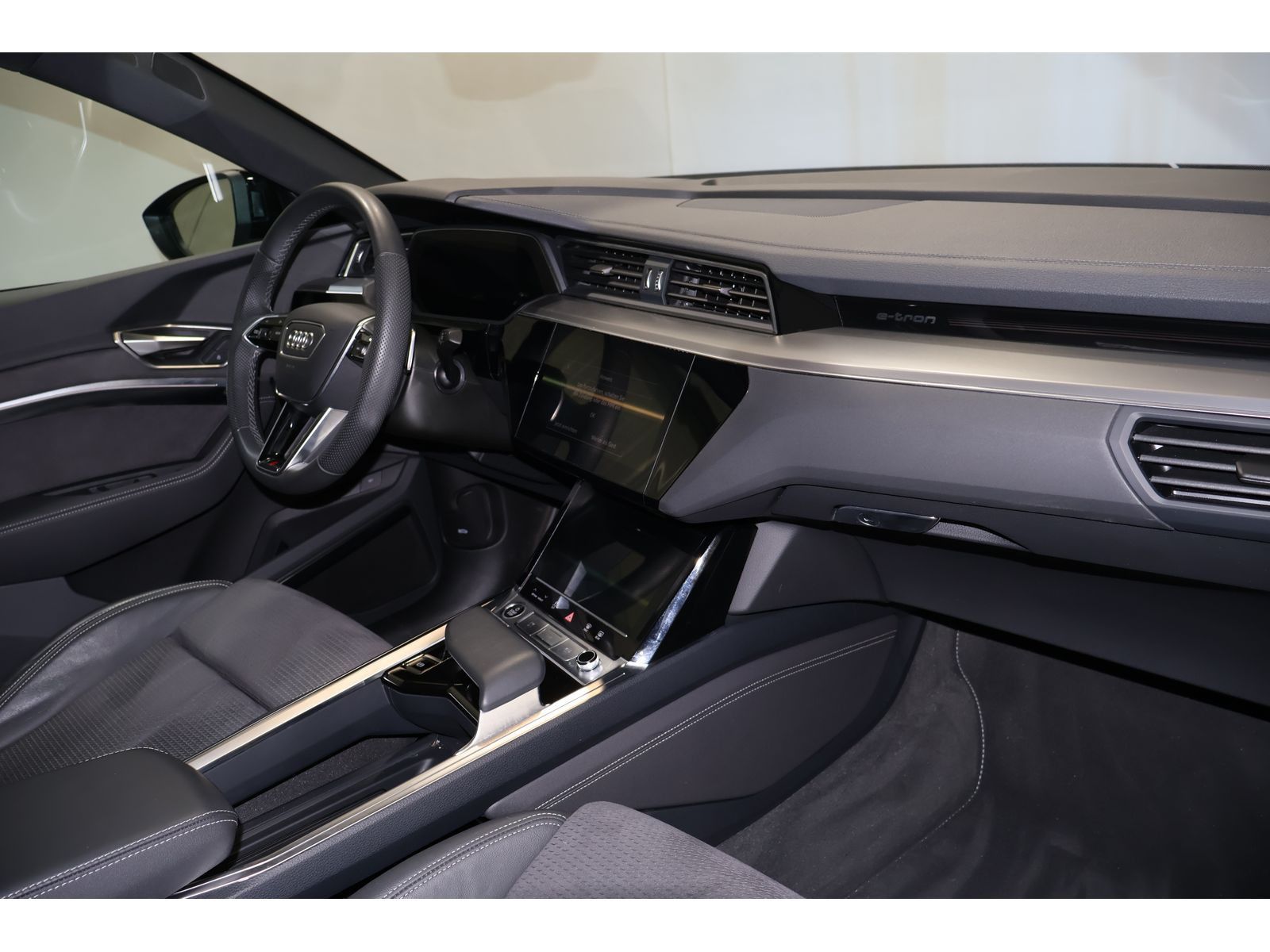 Audi Q8 e-tron - Bild 15