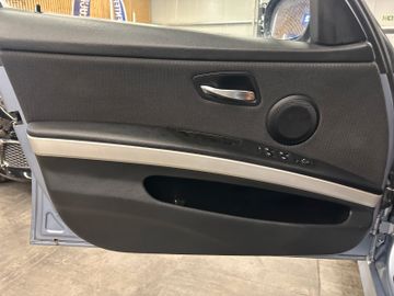 BMW 318 d Touring *Klima*SHZ*TÜV*Navi*PDC*AHK*