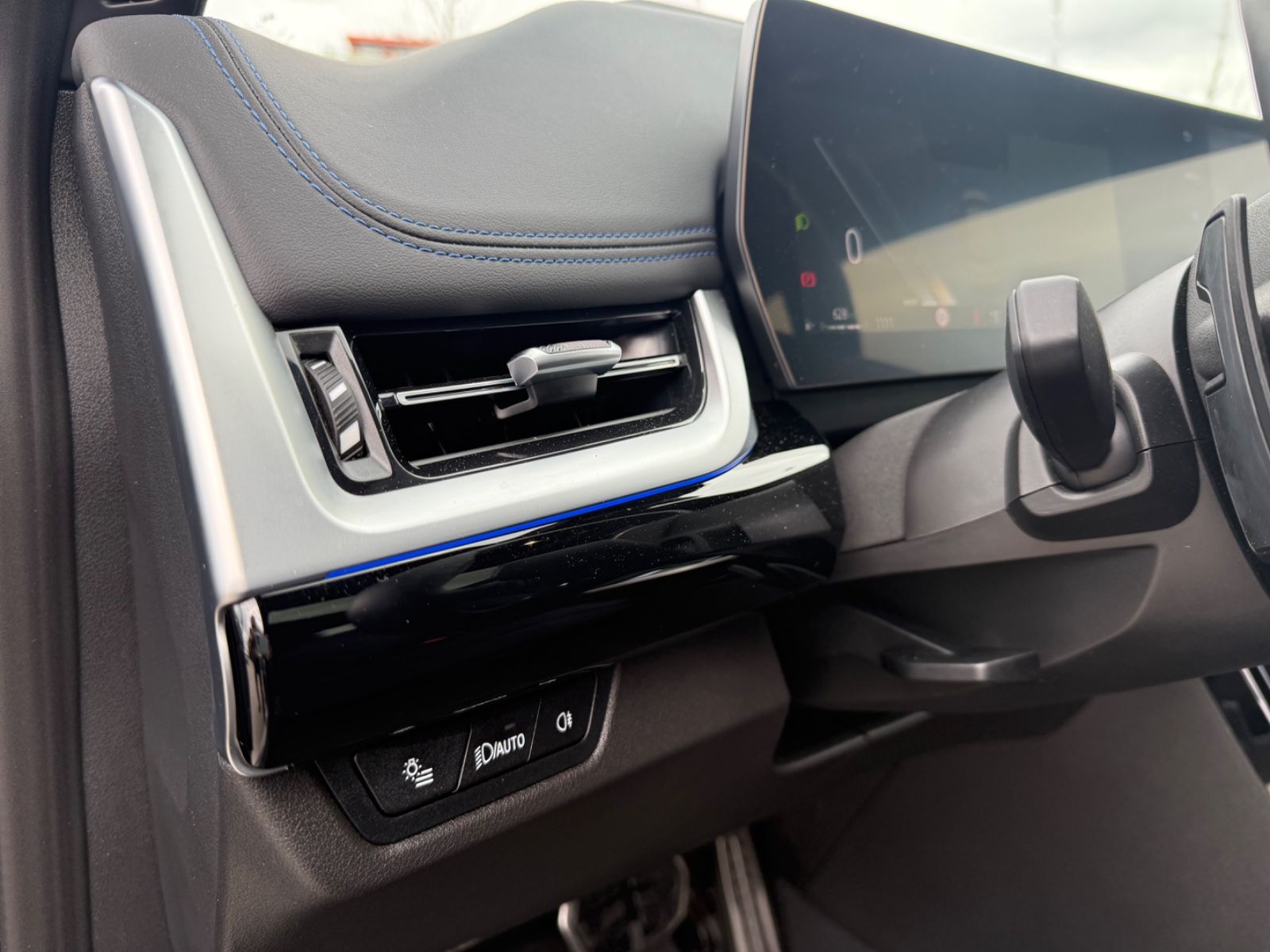 Fahrzeugabbildung BMW 2 Active Tourer 220 i M Sport