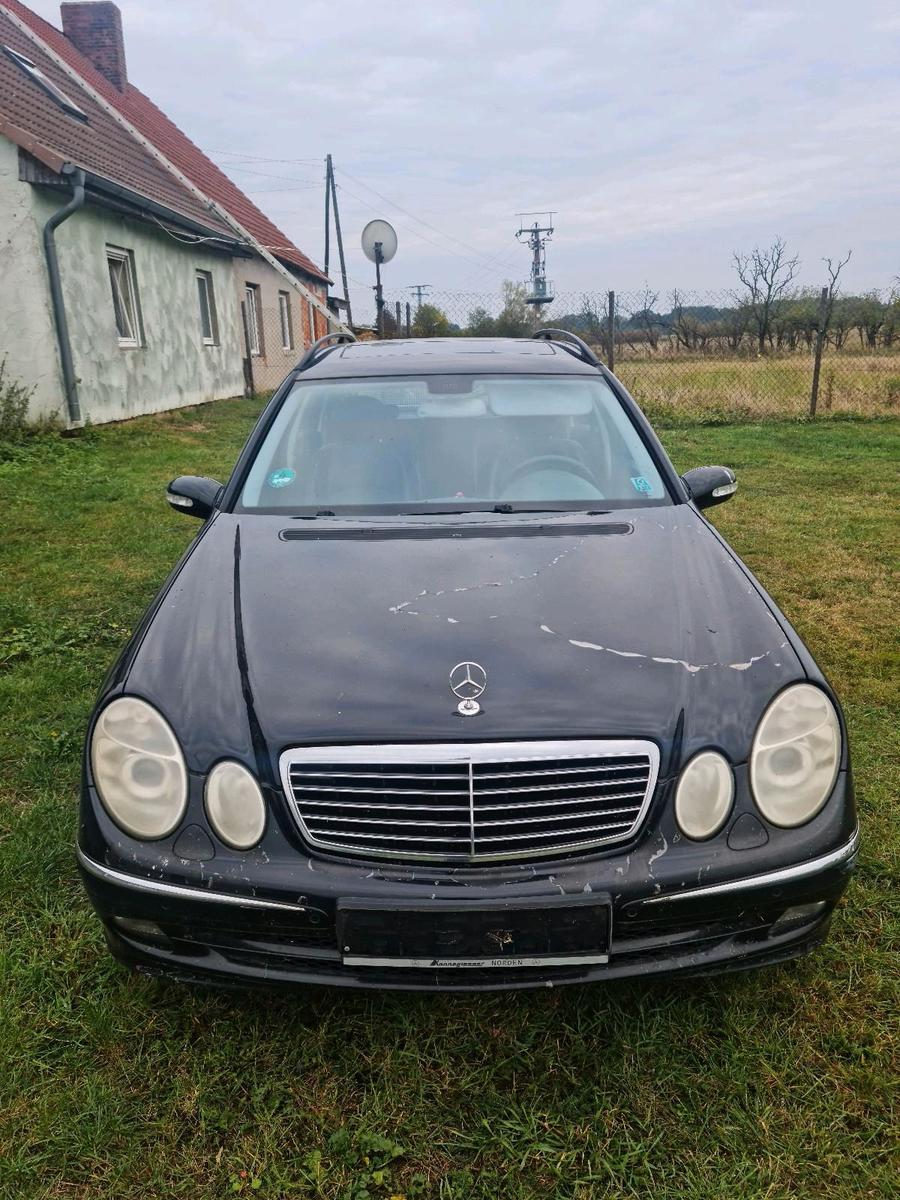 Mercedes-Benz E 220