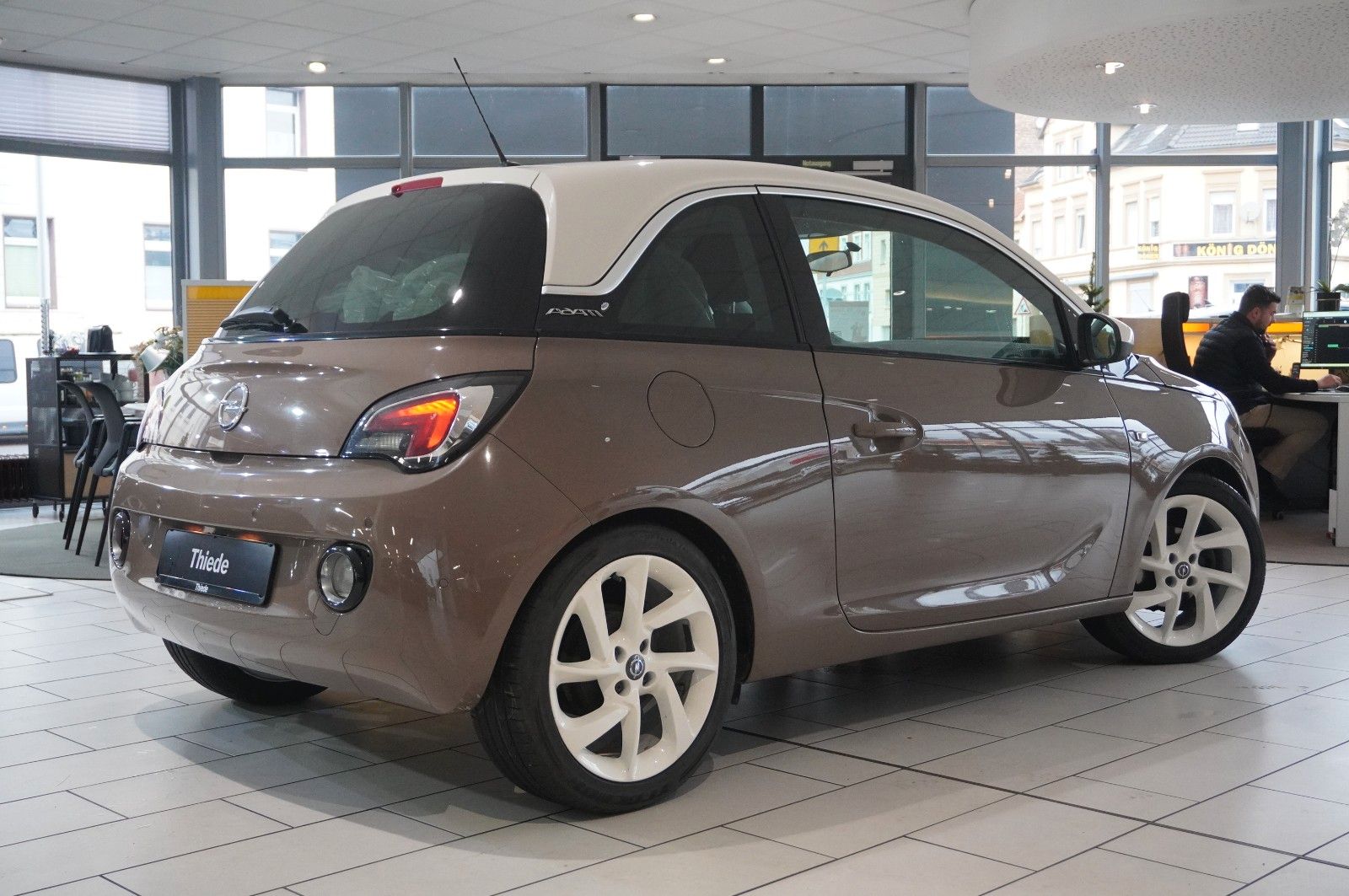 Fahrzeugabbildung Opel Adam 1.4 SLAM LED/KLIMA/PDC/WINTER/SPORT/TEMP.