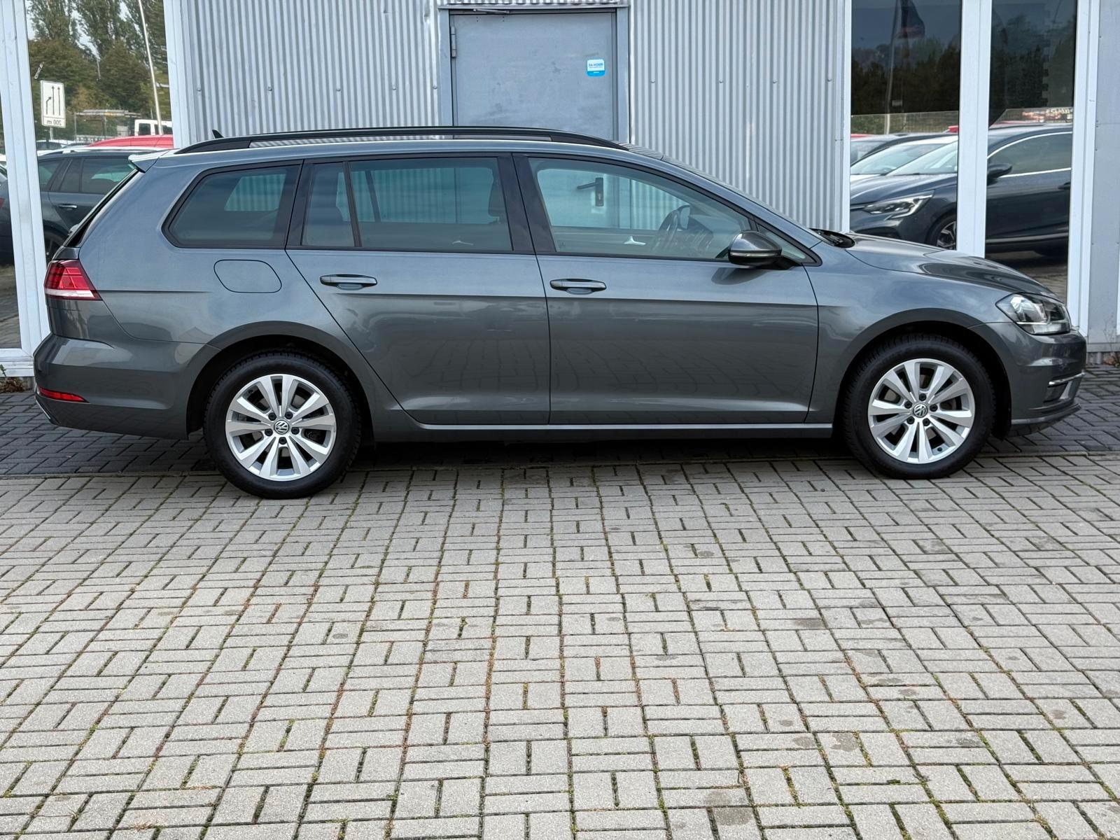 Volkswagen Golf VII 1.5 TSI Variant+Navi+Klimaaut+ACC