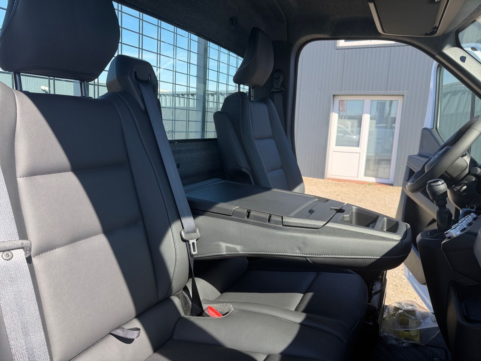 Fahrzeugabbildung Nissan Interstar Pritsche L2H1 3,5t *AHK*RFK*Winter*Kom