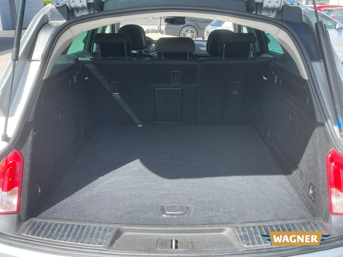Fahrzeugabbildung Opel Insignia A Sports Tourer Innovation 2.0 CDTI