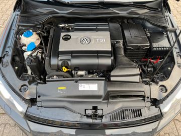 Fahrzeugabbildung Volkswagen Scirocco R SCHALENSITZE 6-GANG NAVI XENON KAMERA