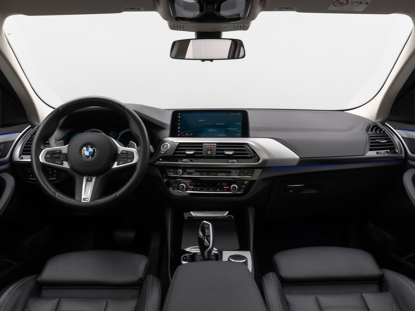 Fahrzeugabbildung BMW X4 xD30i xLine Panorama Kamera HUD HiFi DisplKey