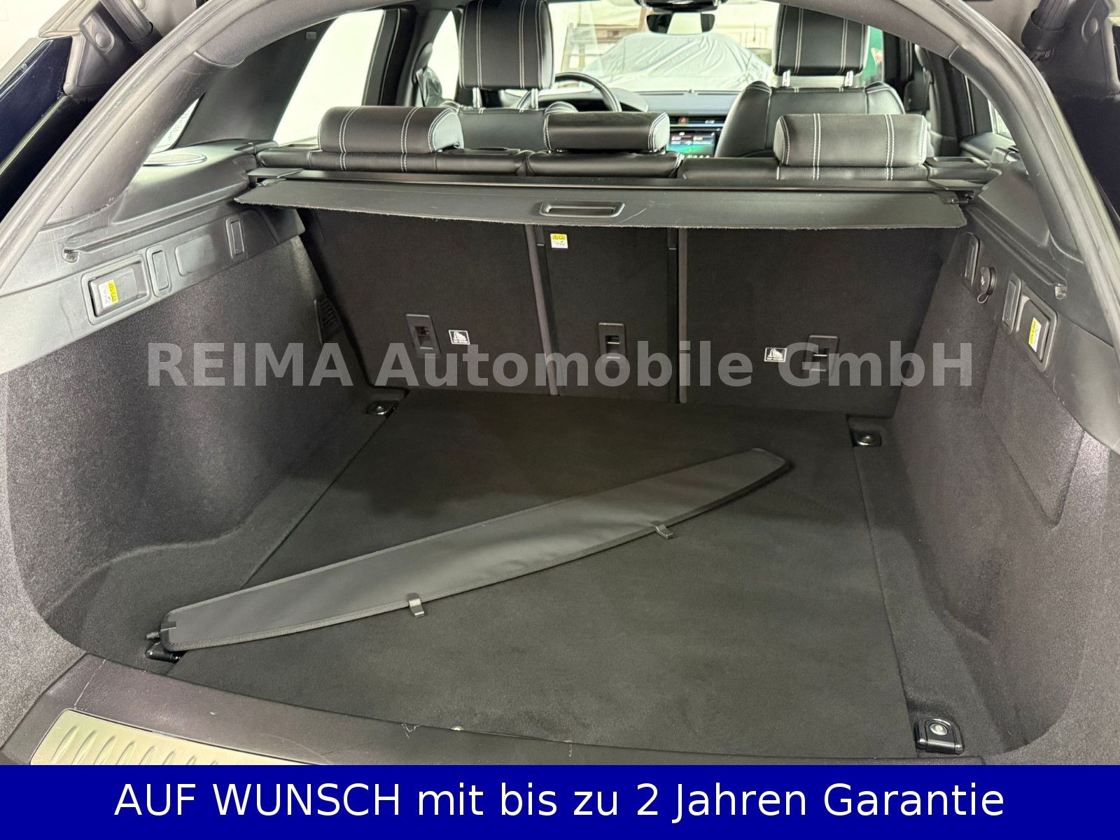 Fahrzeugabbildung Land Rover Range Rover Velar  2,0T  R-Dynamic SE, Pano, LED