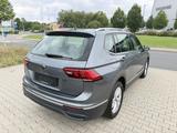 Volkswagen Tiguan Allspace 1.5 TSI Life Aut. Navi+Led+Ahk - VW Tiguan Allspace in Wiesbaden