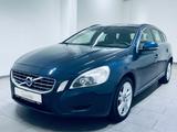 Volvo V60 Kombi Momentum*AUTOMATIK*ST-HEIZUNG*NAVI* - gebrauchte Volvo V60 aus dem Jahr 2013