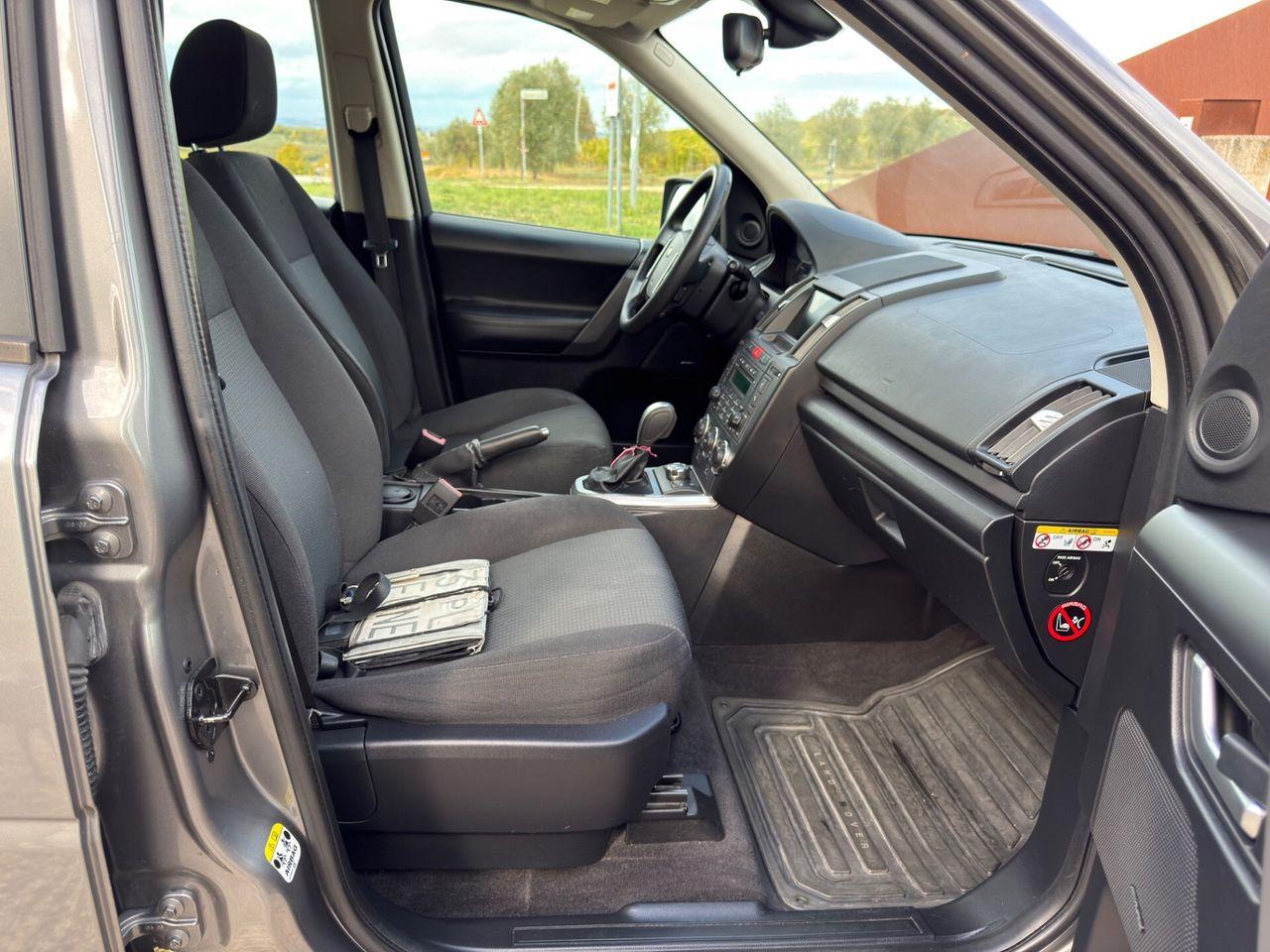 Land Rover Freelander 2012 — photo 14