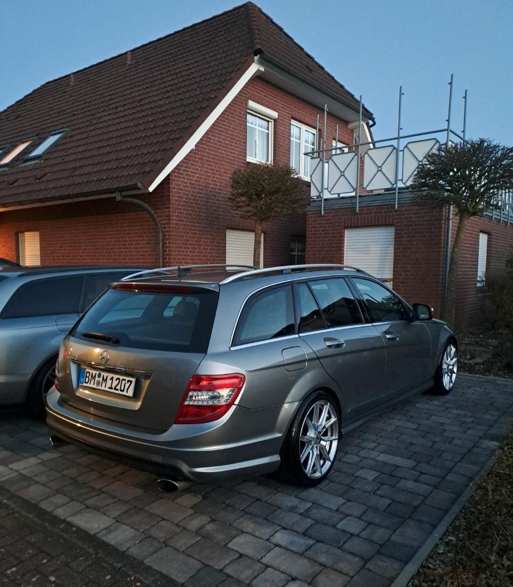 Mercedes-Benz C350 2007 — rear view