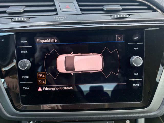 Fahrzeugabbildung Volkswagen Touran 2.0 TDI Comfortline>AUT/AHK/ACC/PDC/SHZ<