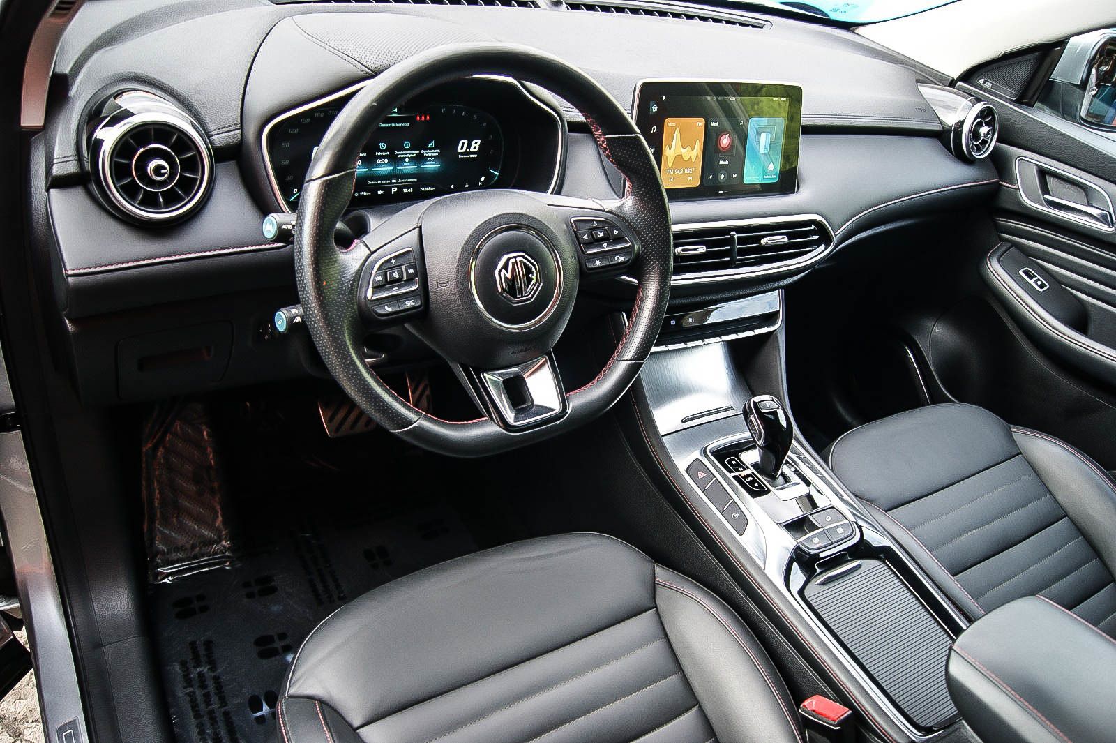 Fahrzeugabbildung MG HS 1.5T-GDI Aut. Luxury PANORAMA LEDER ASSISTENT