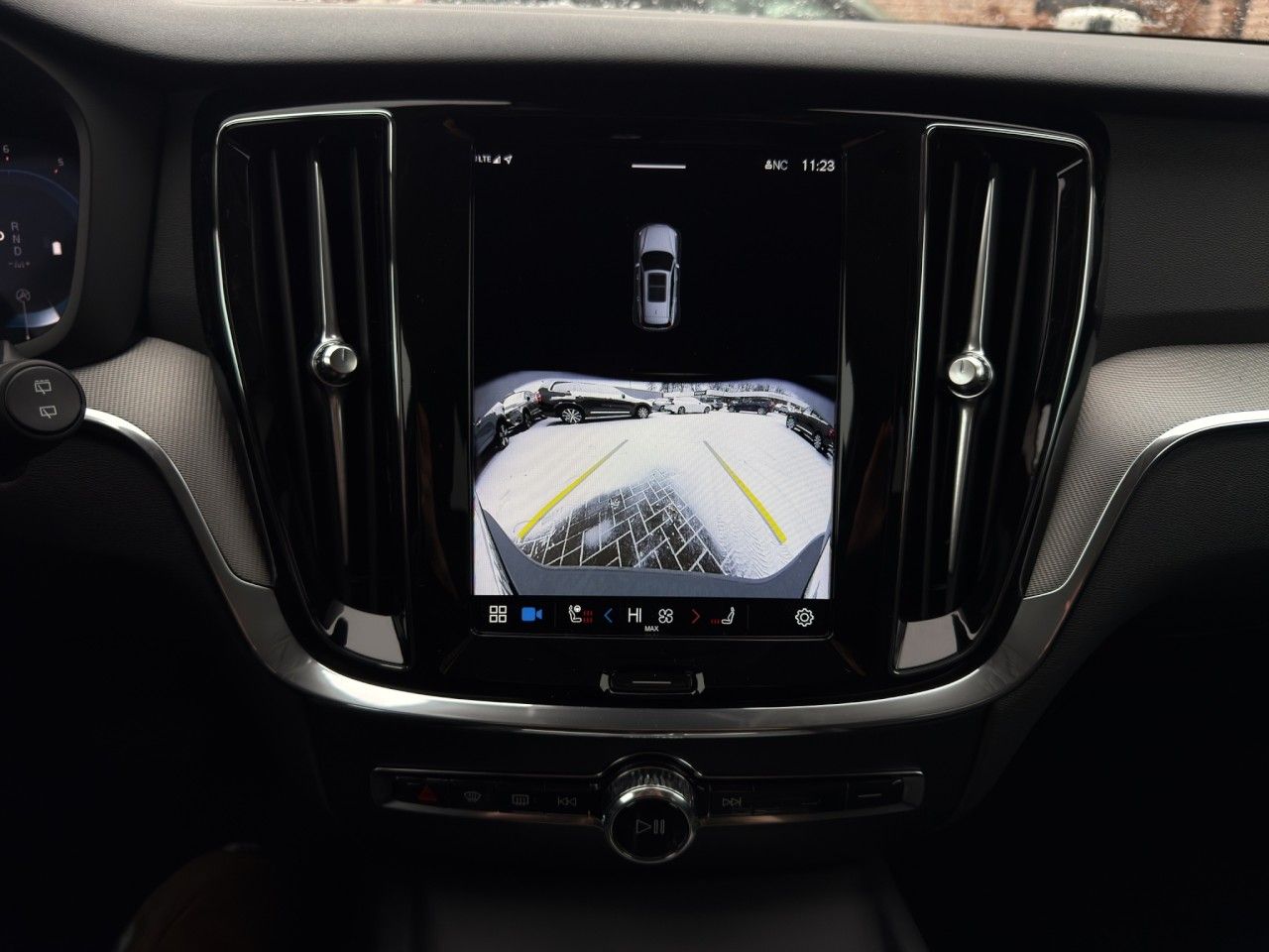 Volvo V60 B4 Cross Country Plus AWD/Leder/Navi/LED/19Z foto 25