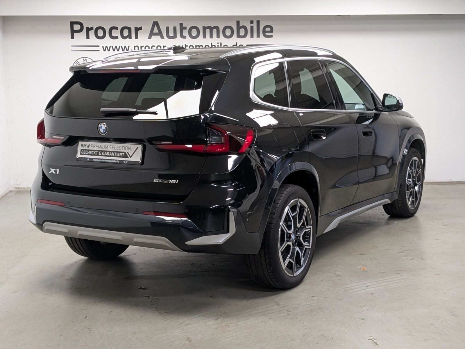 BMW X1 sDrive18i x Line AHK ACC 360° HuD 19'' Memory foto 4