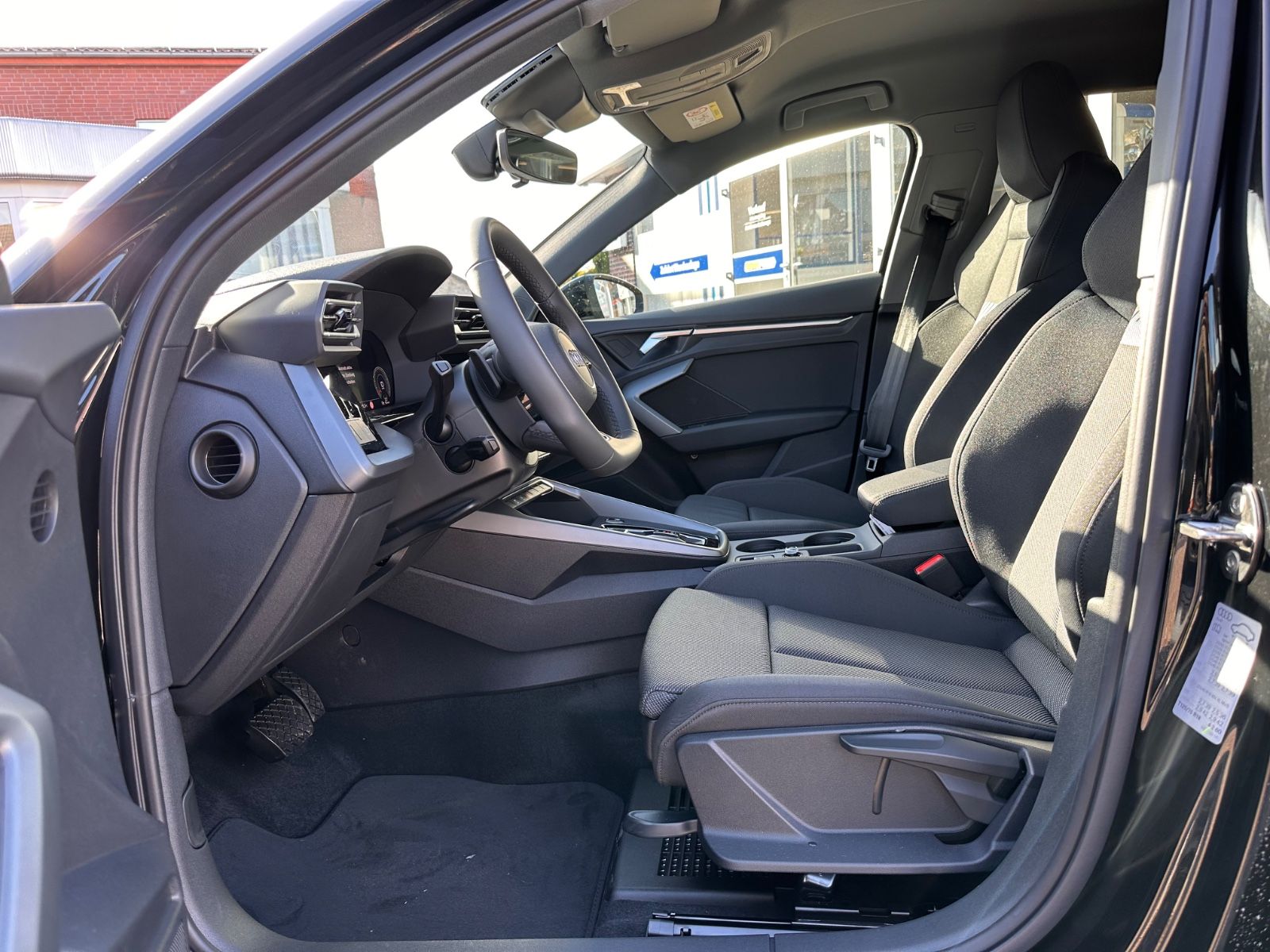 Fahrzeugabbildung Audi A3 Sportback 35 TFSI S line S Tron. Navi/ACC/LED