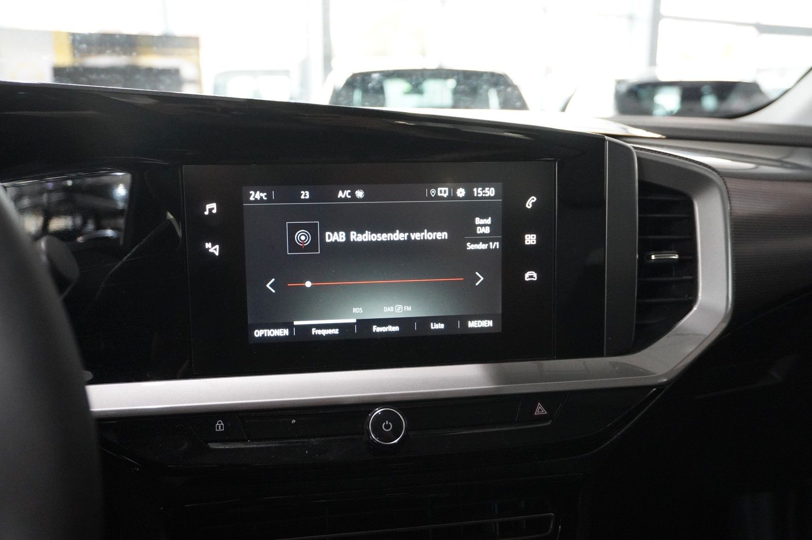 Fahrzeugabbildung Opel Mokka ELEGANCE 1.2T NAVI/LED/KAMERA/SPORT/SH/DAB