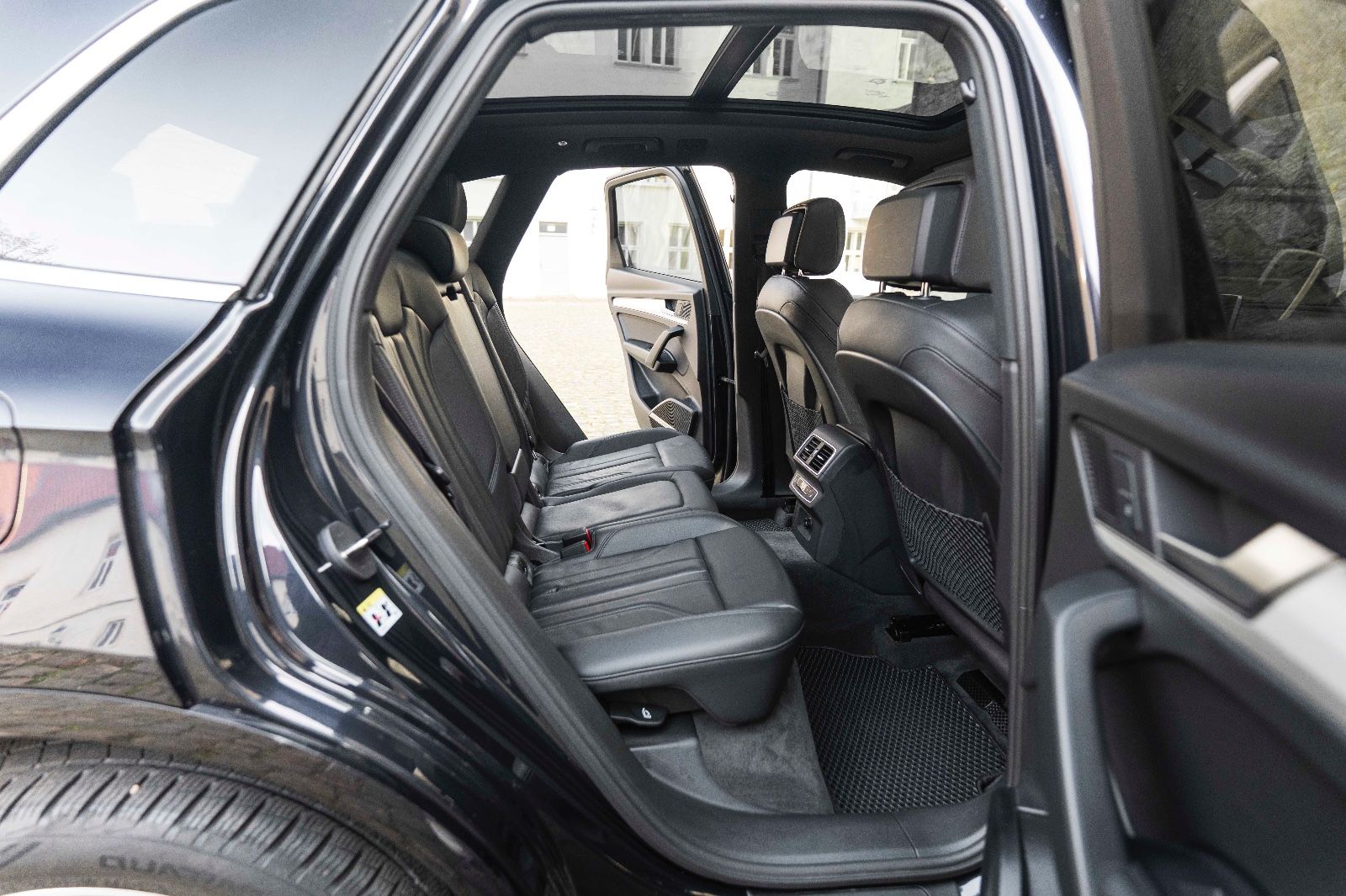 Fahrzeugabbildung Audi Q5 2.0 TFSI QUATTRO S-LINE 360° B&O TOTW SHZ PDC