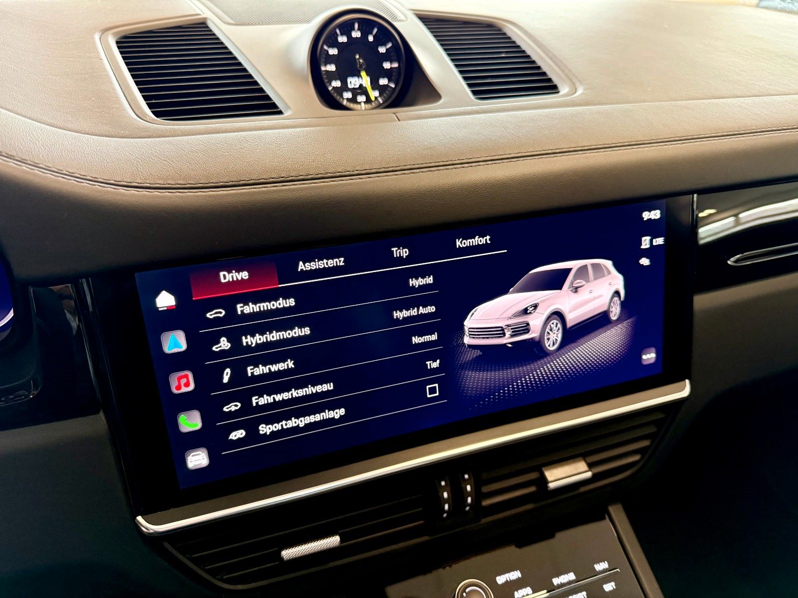 Fahrzeugabbildung Porsche Cayenne E-Hybrid Luftfederung, Panorama, HeadUP