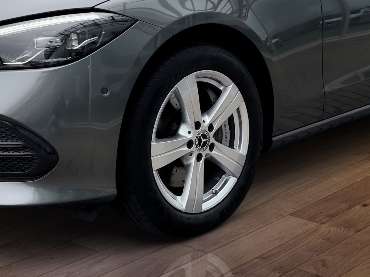 Fahrzeugabbildung Mercedes-Benz C 300 de T AVANTGARDE+AHK+MEMORY+LHZG+AMBIENTE+