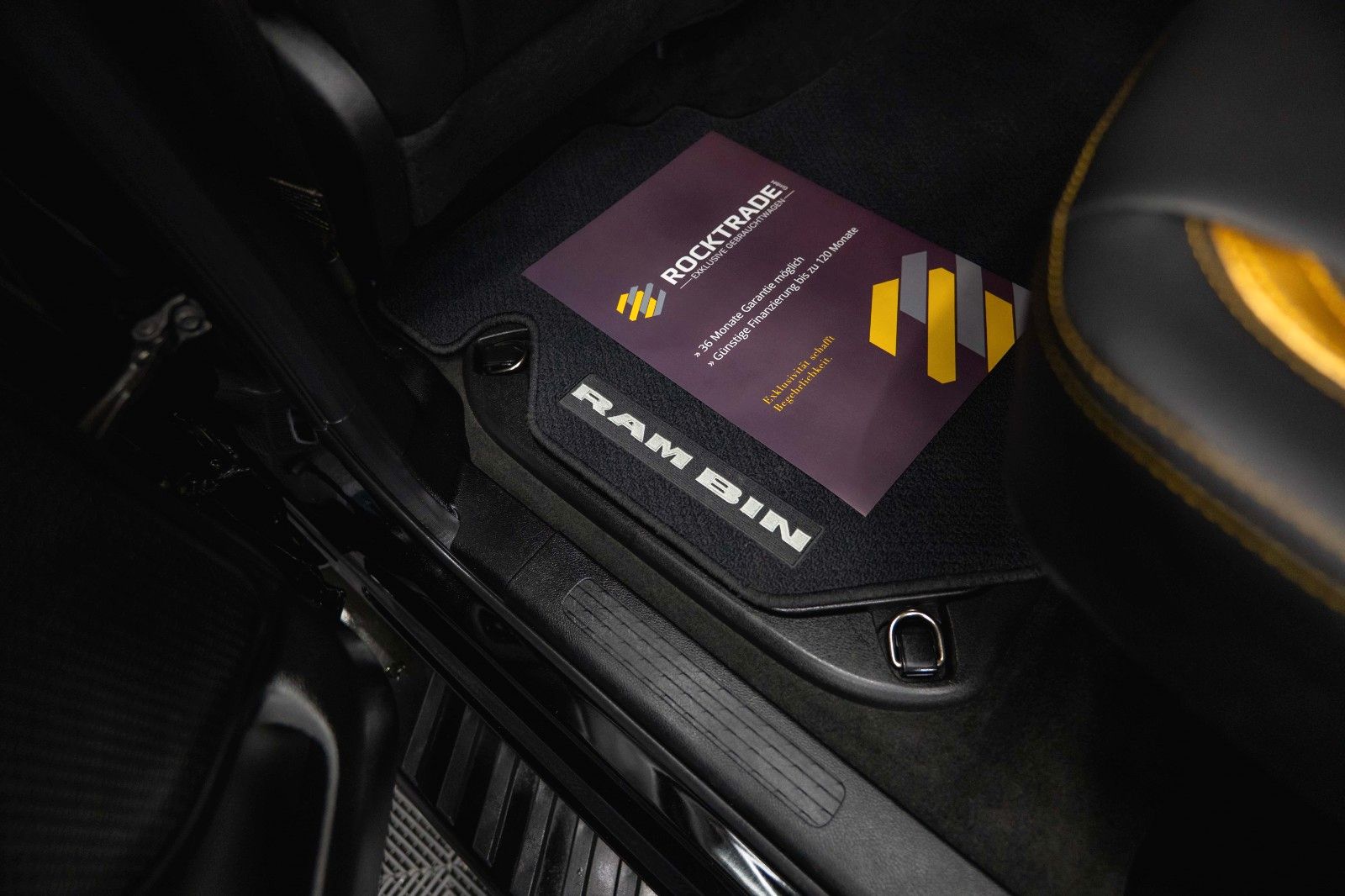 Fahrzeugabbildung Dodge RAM 5.7 V8 HEMI 4x4 OFFROAD Night GOLD EDITION