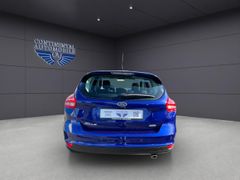 FORD Focus Lim. Titanium KLIMA,NAVI,PDC,TEMPOMAT,ESP