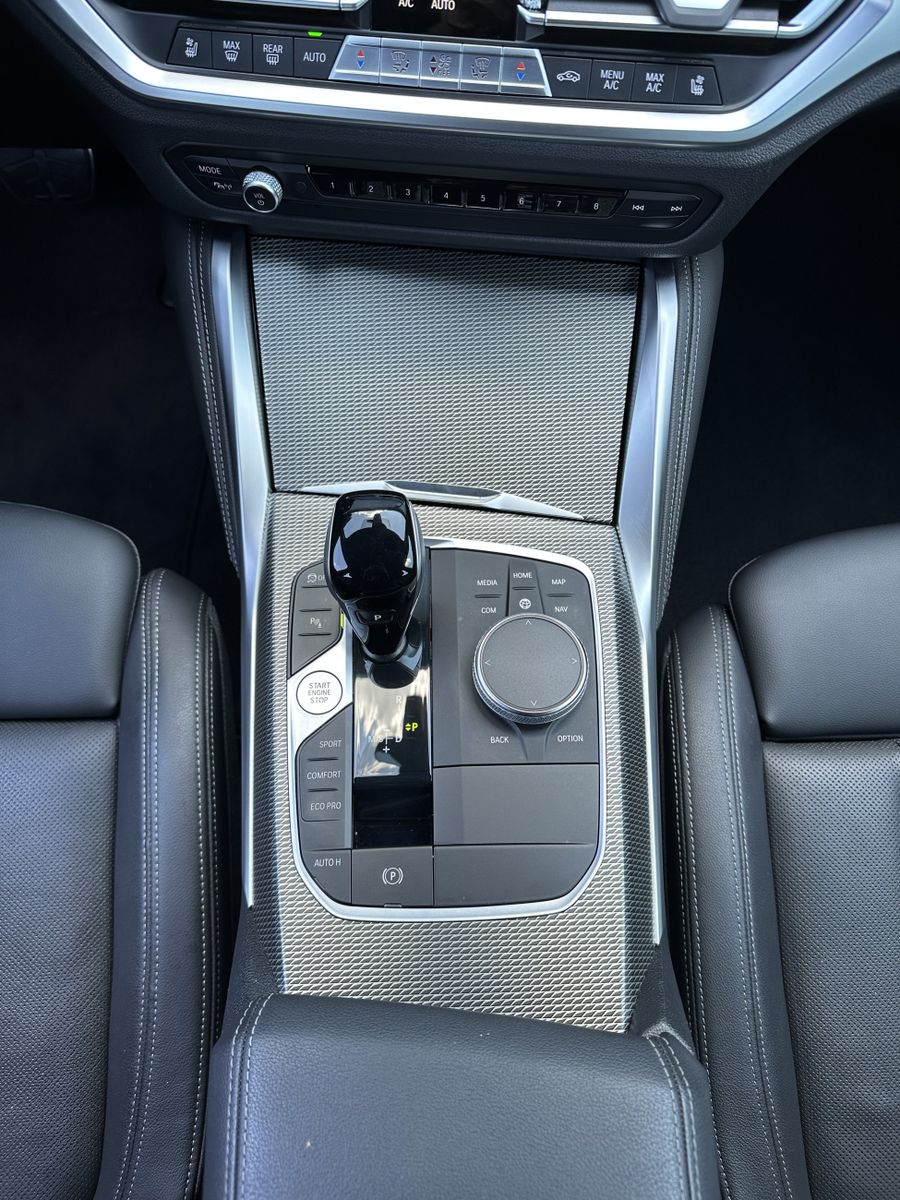 Fahrzeugabbildung BMW 420d Gran Coupé xDrive M-Sport NAV+LED+H&K+KAMER