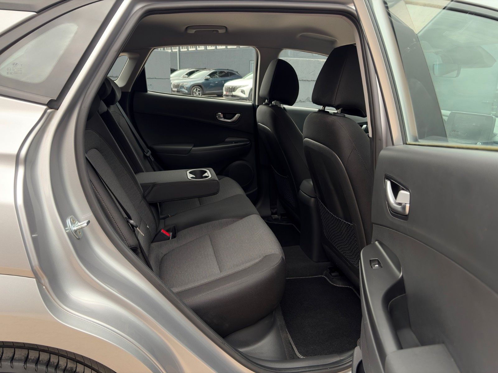 Fahrzeugabbildung Hyundai KONA E Select PDC CAM ACC SHZ LHZ CarPlay Navi