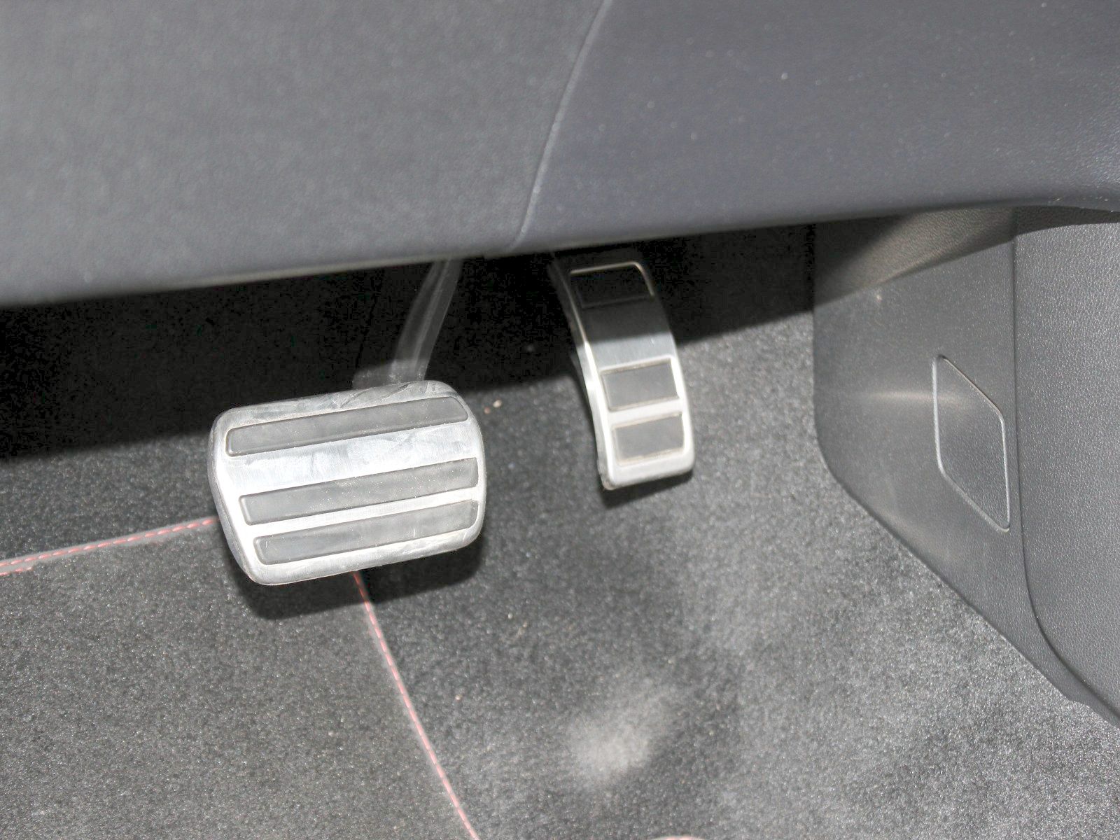 Fahrzeugabbildung Ford Kuga Plug-In Hybrid ST-Line X 2,5 Duratec