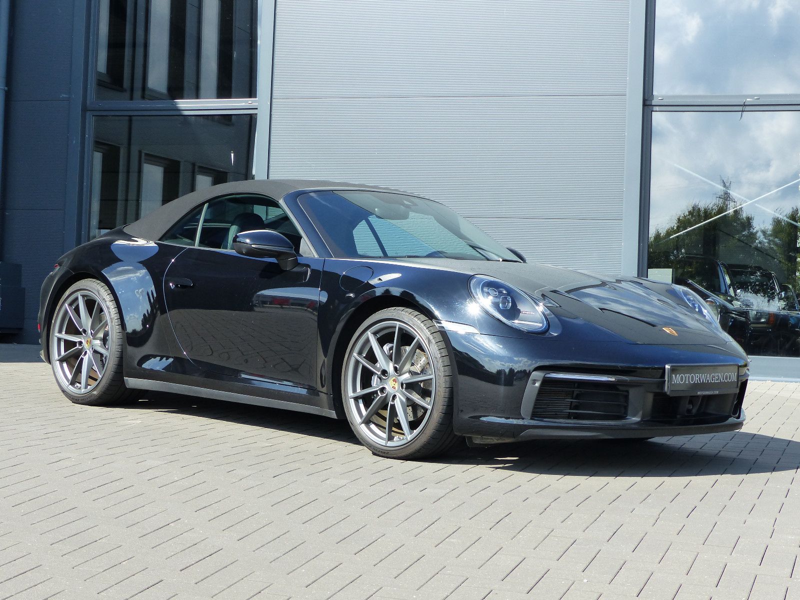 Fahrzeugabbildung Porsche 992 Carrera 4 Cabriolet